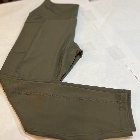 Reebok Pants - Reebok Ankle Length Leggings Size Large